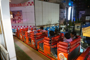 雨でも楽しいジェットコースター