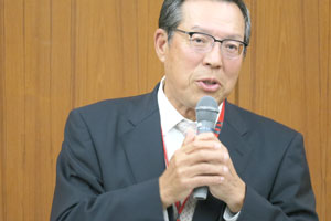 講師の長沼昭夫氏