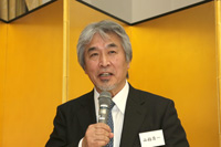 講師：山極　壽一氏<br />
（京都大学総長）