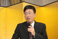 講師：岡部　徹氏<br />
（東京大学生産技術研究所<br />
持続型エネルギー・材料統合研究センター センター長・教授）