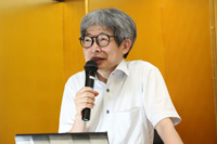 講師：平田　オリザ氏<br />
（劇作家・演出家／兵庫県立芸術文化観光専門職大学学長）