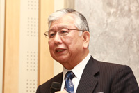 講師：佐伯　浩氏<br />
（北海道大学前総長）